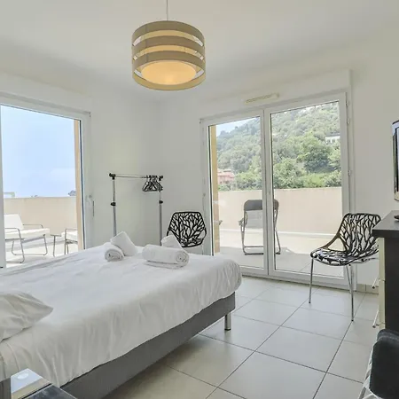 Spacieux Rooftop Parking, Terrasse Ensoleillee דירה *