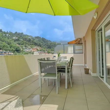 Spacieux Rooftop Parking, Terrasse Ensoleillee *