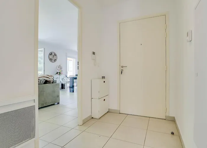 Spacieux Rooftop Parking, Terrasse Ensoleillee Appartement