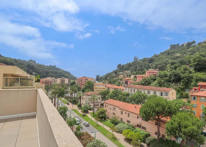 Appartement Spacieux Rooftop Parking, Terrasse Ensoleillee