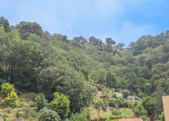 Appartement Spacieux Rooftop Parking, Terrasse Ensoleillee Menton