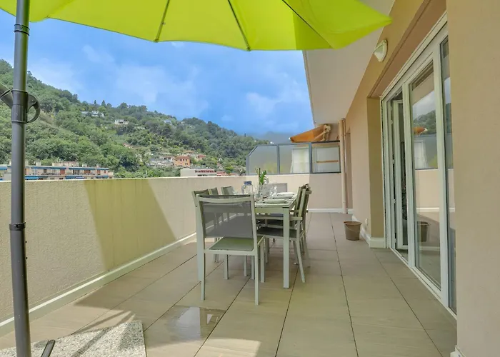 Spacieux Rooftop Parking, Terrasse Ensoleillee *