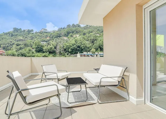 Апартаменти Spacieux Rooftop Parking, Terrasse Ensoleillee