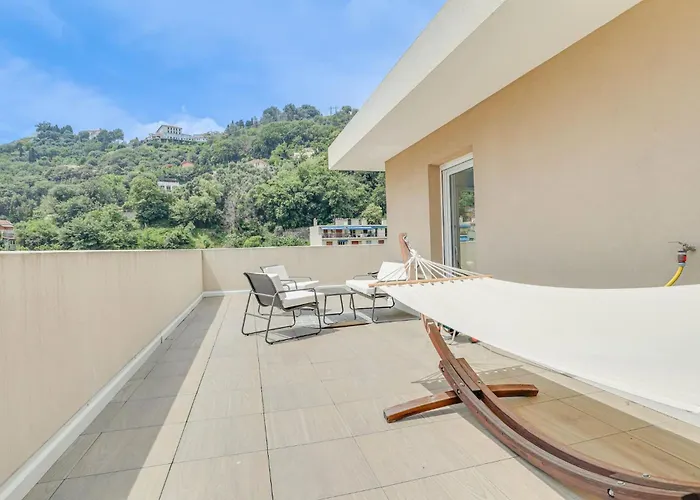 Appartement Spacieux Rooftop Parking, Terrasse Ensoleillee *