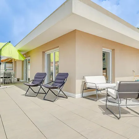 Spacieux Rooftop Parking, Terrasse Ensoleillee * Menton