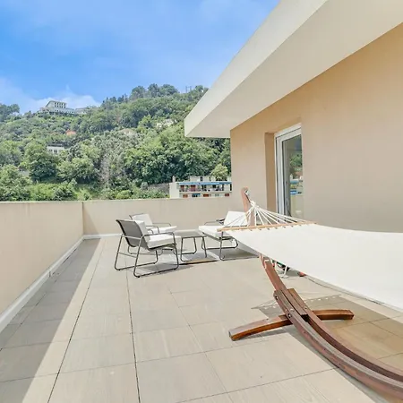 Apartment Spacieux Rooftop Parking, Terrasse Ensoleillee *