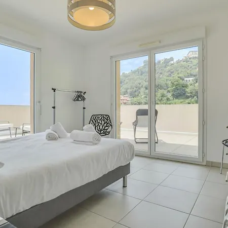 Spacieux Rooftop Parking, Terrasse Ensoleillee Апартаменты Ментона