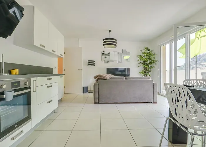 Spacieux Rooftop Parking, Terrasse Ensoleillee Menton